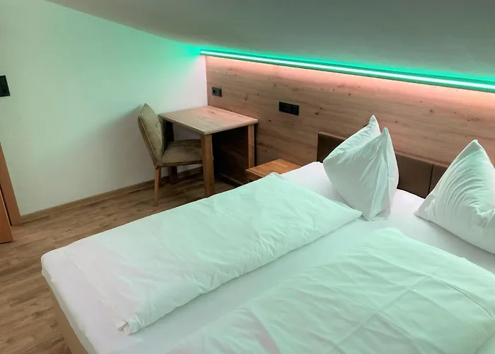 ベッド・アンド・ブレックファスト Garni Siegmundshof - Inclusive Joker Card Im Sommer ザールバッハ・ヒンターグレム